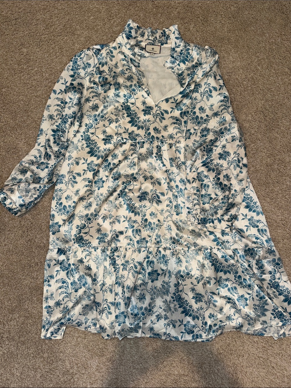 Tuckernuck Blue and White Floral Long-Sleeve Tunic Dress